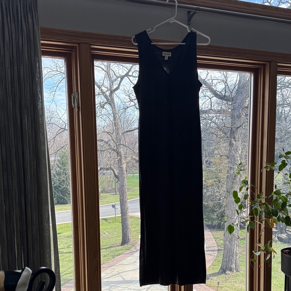 Sleek Black V-Neck Maxi Dress for Women